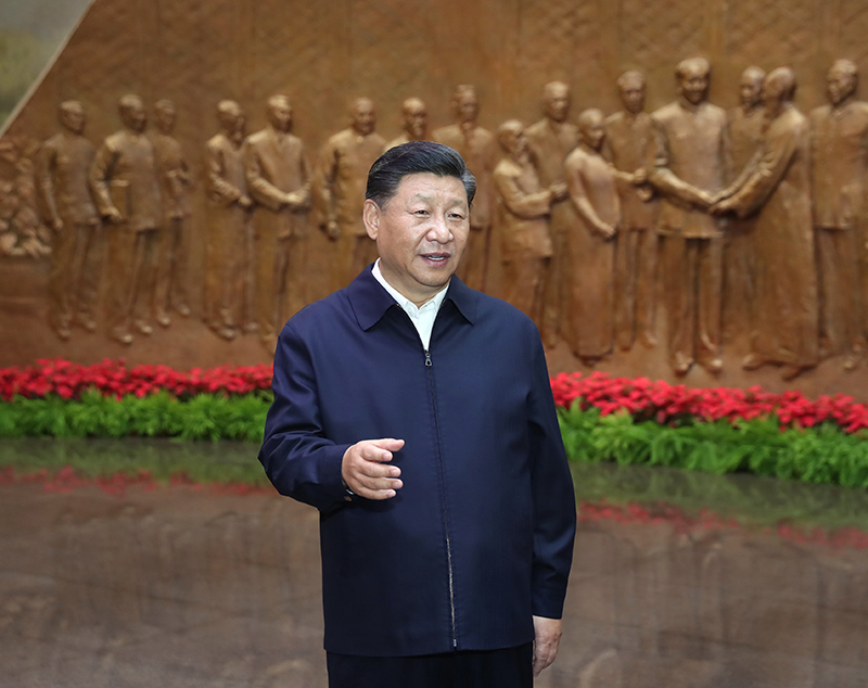 9月12日，中共中央總書記、國家主席、中央軍委主席習(xí)近平視察中共中央北京香山革命紀(jì)念地。這是習(xí)近平在香山革命紀(jì)念館參觀《為新中國奠基》主題展覽，并發(fā)表重要講話。